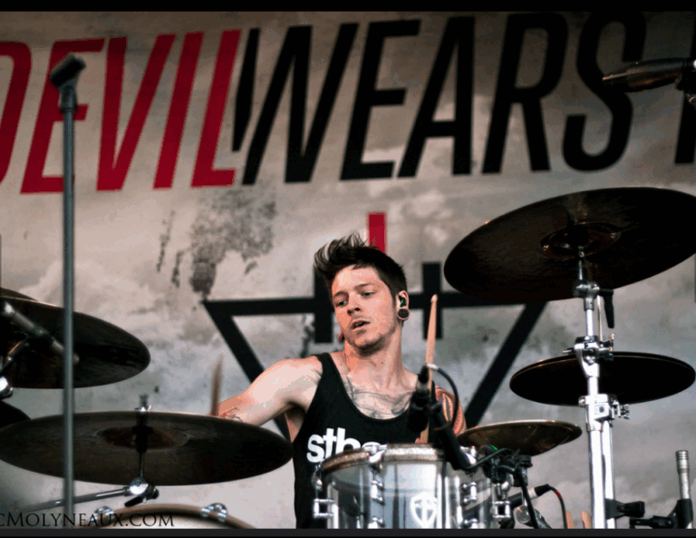 Famous Drummer’s Final Flight: Daniel Williams Dies in Private Jet Crash Moments After Sharing Selfies at the Controls